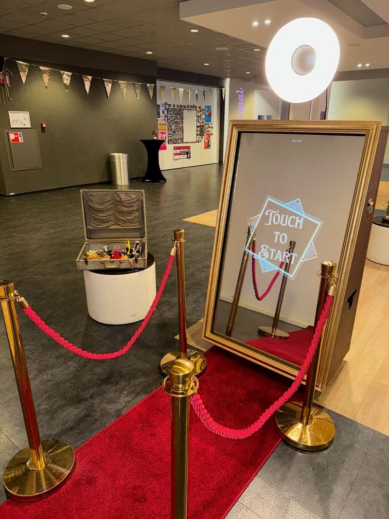 Rode loper met de Fotospiegel bij een première